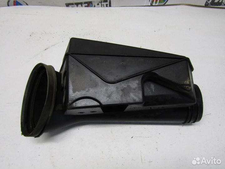 Резонатор воздушного фильтра Duster 2012