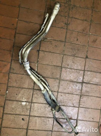 Заливная горловина Ford Focus 2