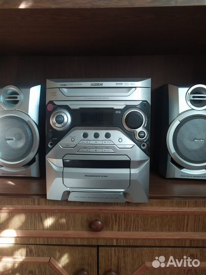 Музыкальный центр philips