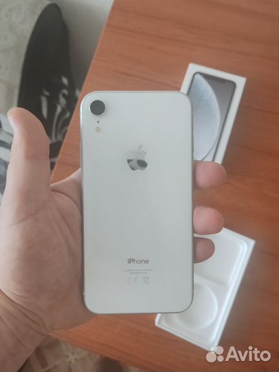 iPhone Xr, 64 ГБ