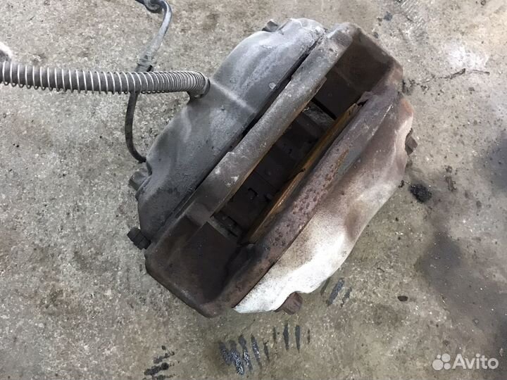 Суппорт передний на мерседес w221