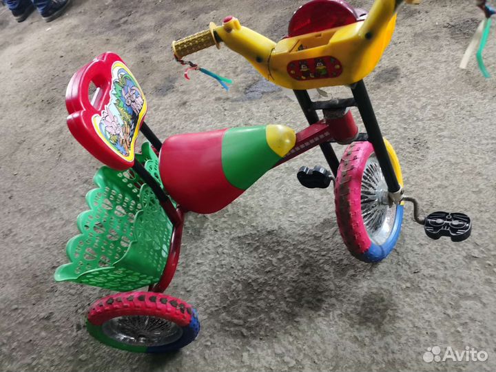 Детский трехколесный велосипед