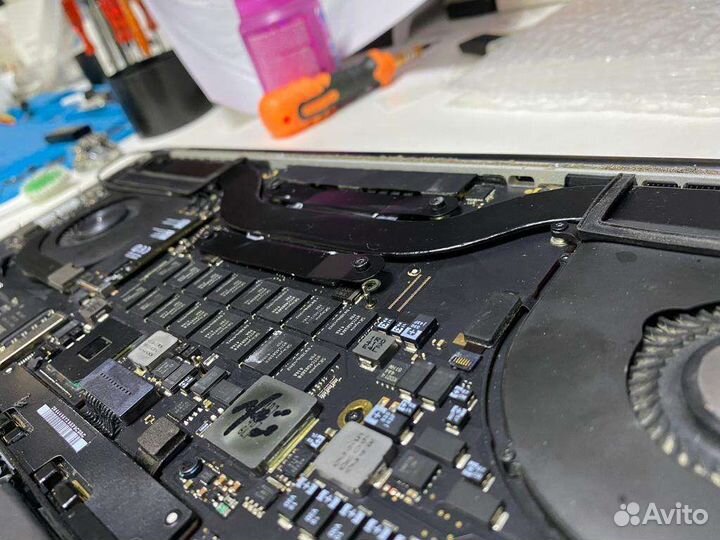 Ремонт iPhone, iPad, MacBook, Watch