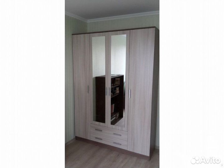 Шкаф 4-х створчатый