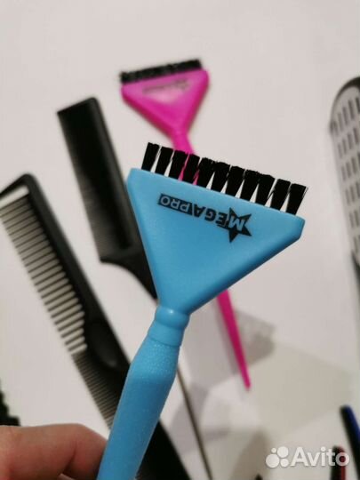 Расческа парикмахерская. Зажимы, крокодилы. Щётка