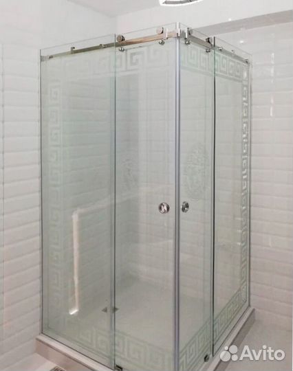 Перегородки из стекла в ванную под ключ