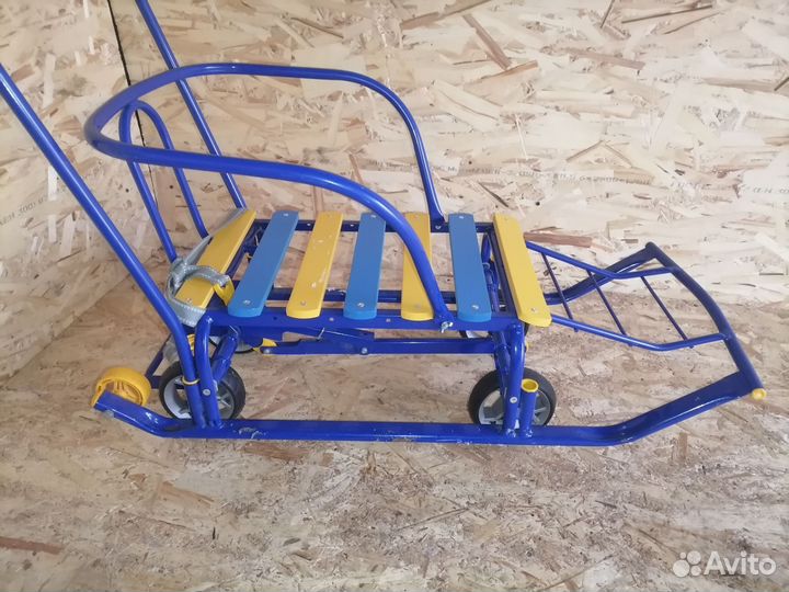 Детские санки на больших колесах
