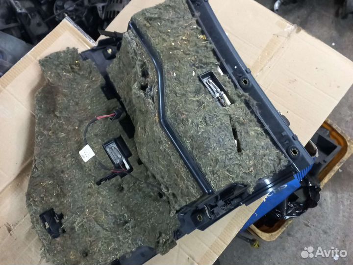 Audi A6 C5 серый бардачок торпеды в сборе ключ