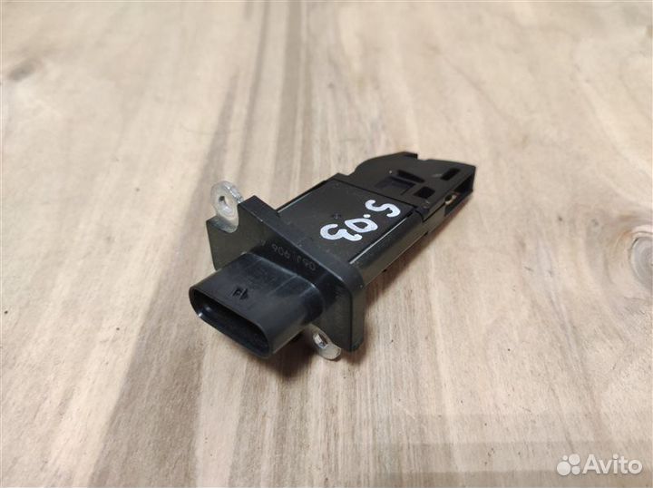 Расходомер воздуха Audi A4 B8