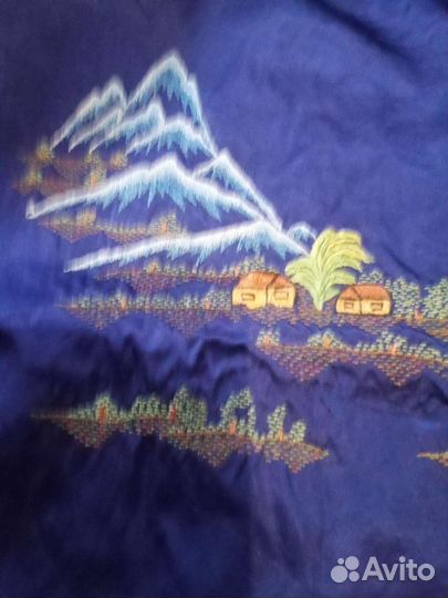 Покрывало атласное с вышивкой (Вьетнам)