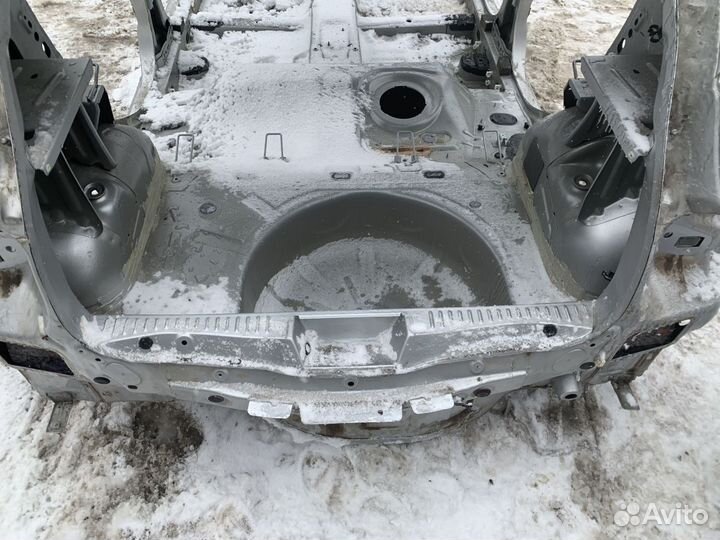 Панель задка задняя Фартук Renault sandero stepway