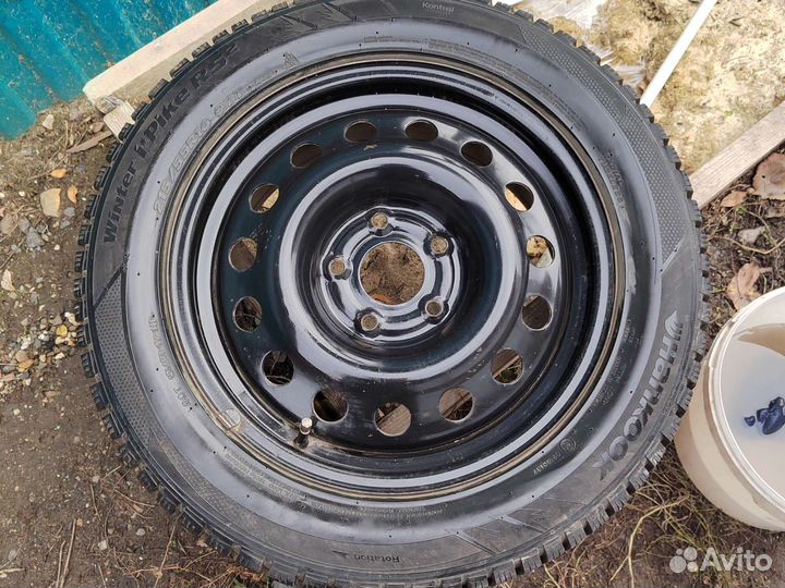 Hankook Winter I'Pike RS2 W429 215/55 R16 97T