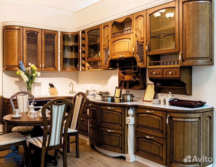 Кухня на заказ из массива сосны