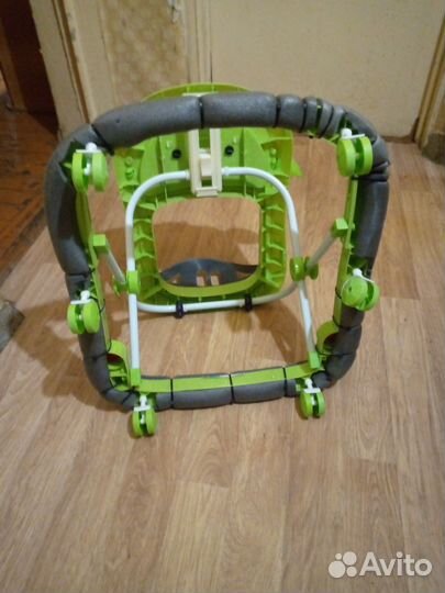 Стул и ещё 2 вещи