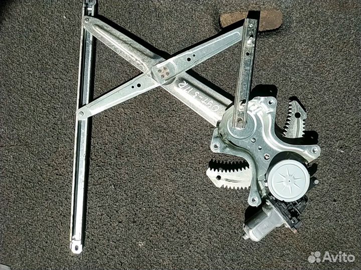 Стеклоподъемник передний правый mitsubishi outland