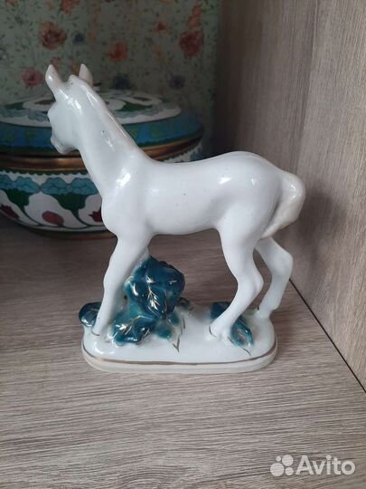 Статуэтка фарфор старая Гжель
