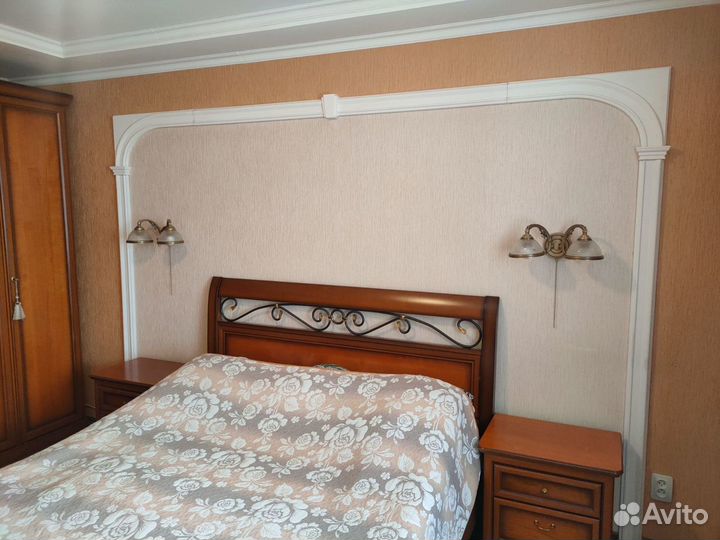 Спальный гарнитур мебель для спальни (Италия)