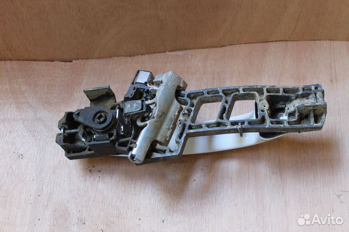 Ручка двери наружная Ford Fiesta 2008-2013 левая