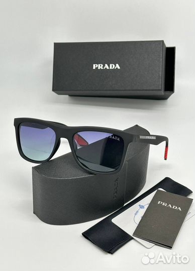 Солнцезащитные очки Prada