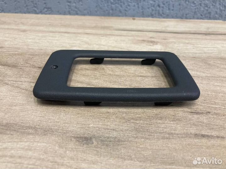 Облицовка ручки багажника Mercedes W210 Универсал