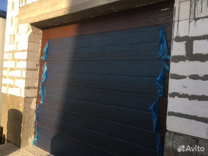 Ворота гаражные секционные 3100*2710