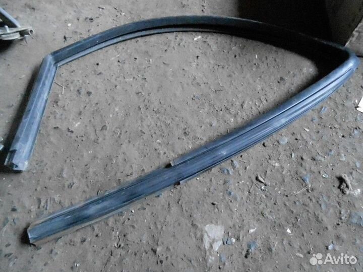 Уплотнитель двери задней левой (внутри двери ) Che