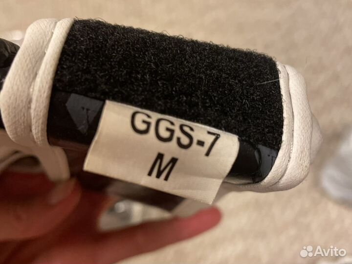 Спортивные перчатки