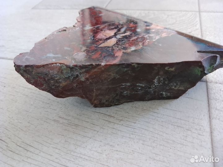 Красная яшма 392 гр без обработки