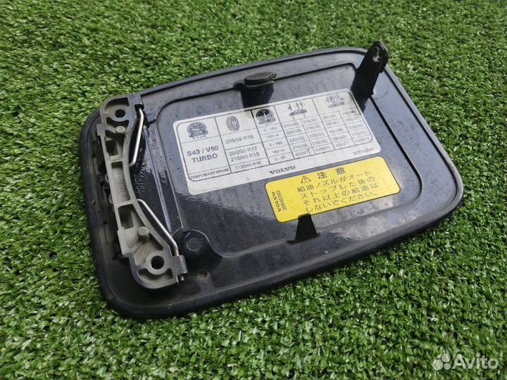 Лючок бензобака Volvo S40