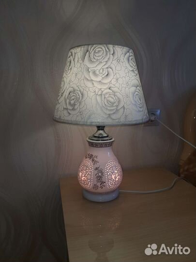 Лампа настольная