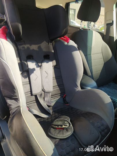 Кресло для ребенка в машину