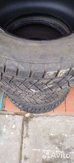 Bridgestone Blizzak Ice 265/65 R17