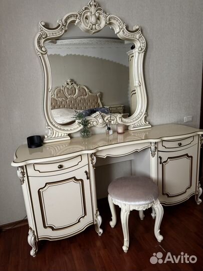 Туалетный столик бу