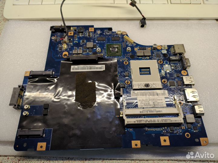 Материнская плата LA-5752P