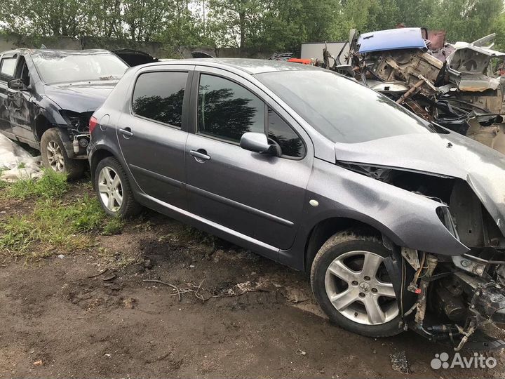 Разбор б/у запчасти Peugeot 307