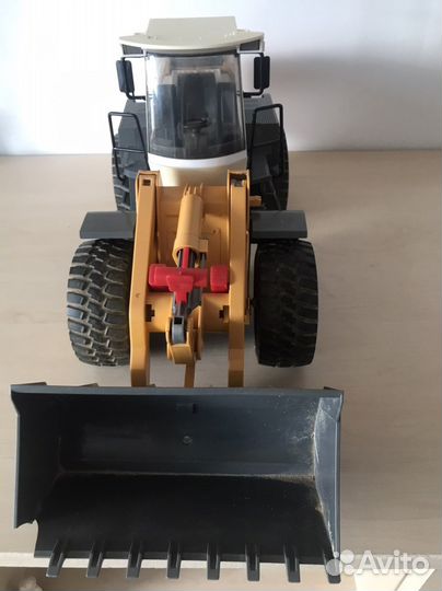 Bruder трактор
