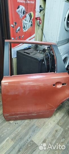 Дверь левая задняя на Ниссан ноут