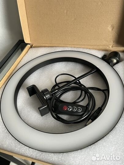 Кольцевая светодиодная лампа