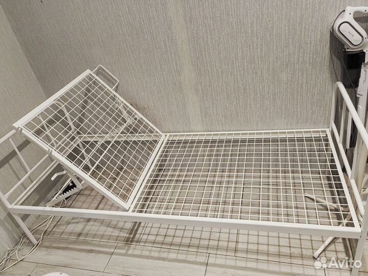 Медицинская кровать