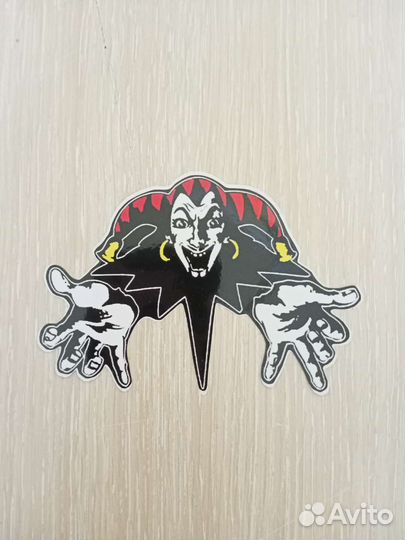 Наклейки на авто