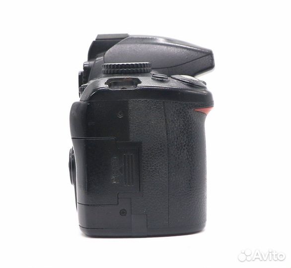 Nikon D3000 body (пробег 60980 кадров)