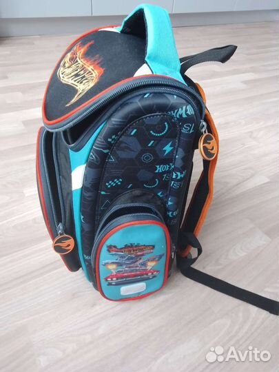Рюкзак школьный