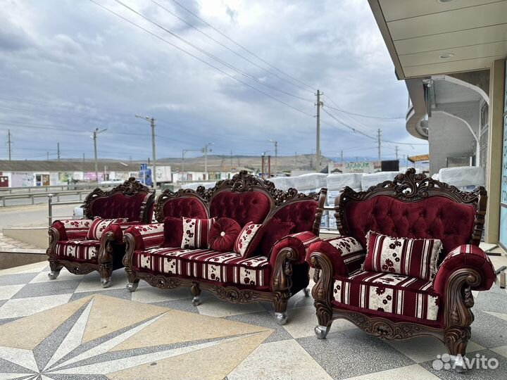 Диван с креслами