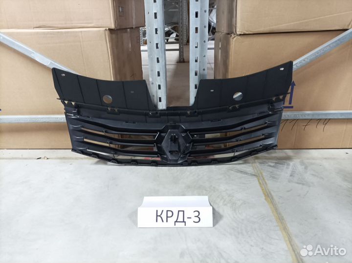 Решетка радиатора Renault Sandero 1