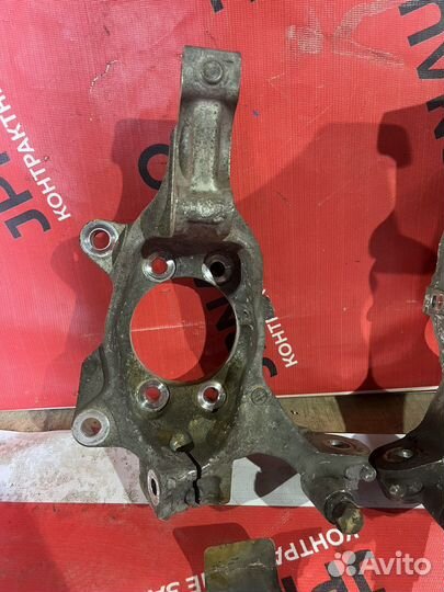 Поворотный кулак Ниссан Теана 32