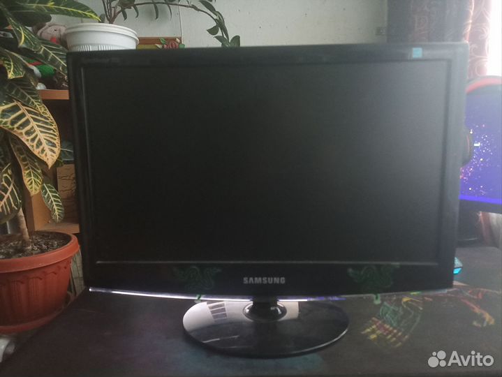 Продаю монитор Samsung