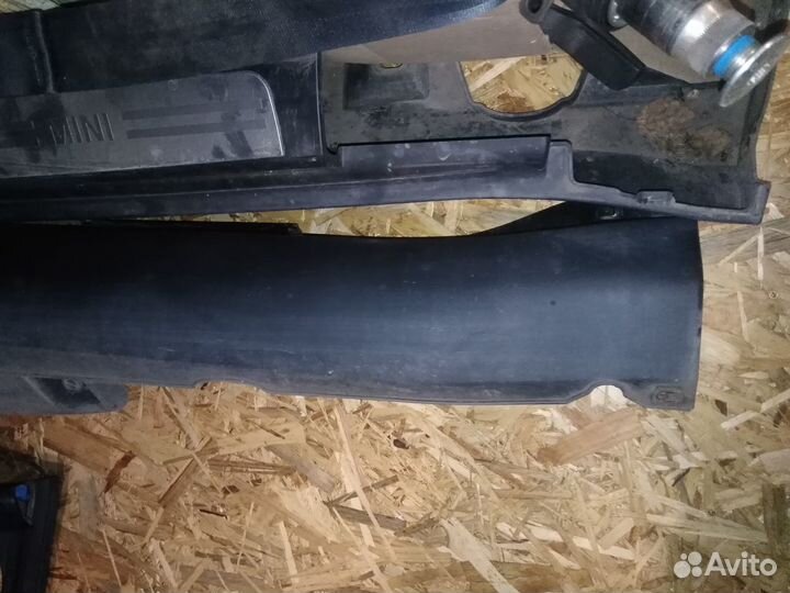 Mini countryman r60 2014год накладка порога правая