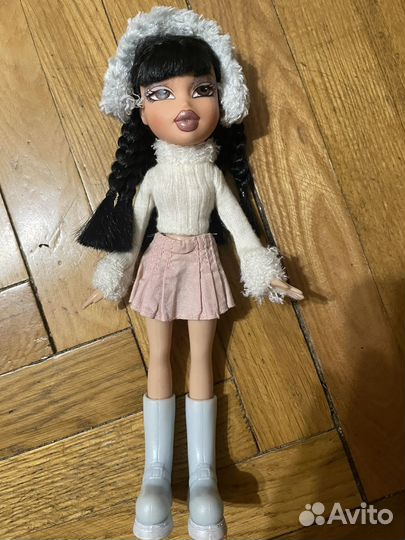 Кукла Bratz Джейд
