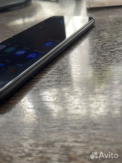 Samsung Galaxy S22, 8/128 ГБ