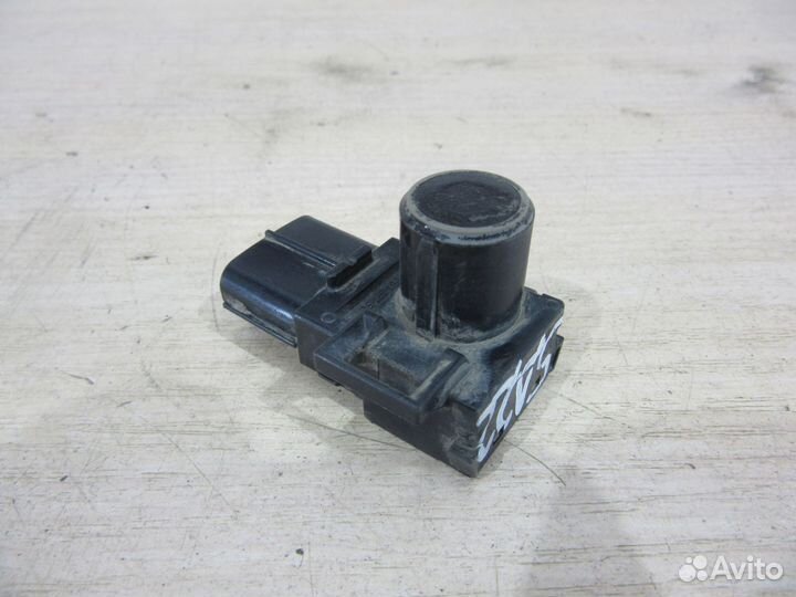 Датчик парковки Toyota Land Cruiser (200)